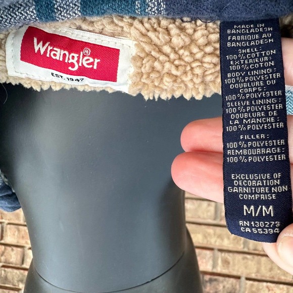 Wrangler Men's Jacket Med Shirt Heavyweight Sherpa Lined Long Sleeve Button Up - Picture 8 of 8